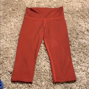 Nike cropped leggings